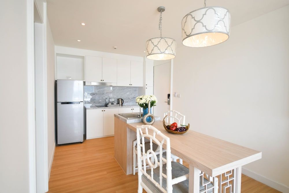 The Aristo Seaview Hotel Patong 1 Bedroom Corner Suite with Sea View 5