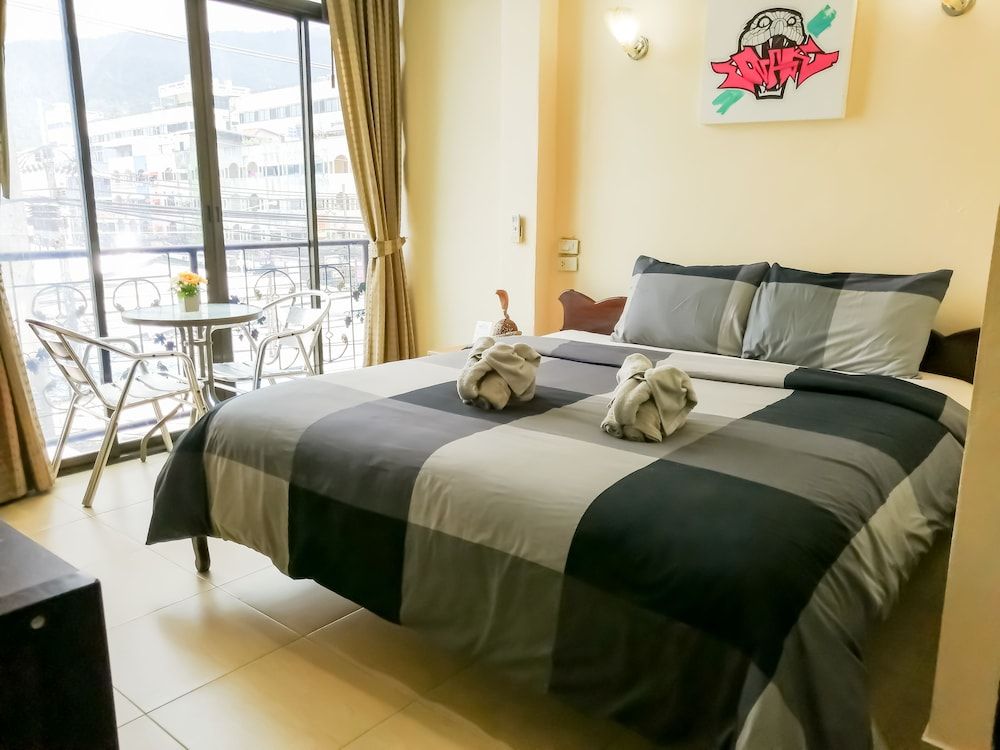 undefined Qhkl Hotel 8