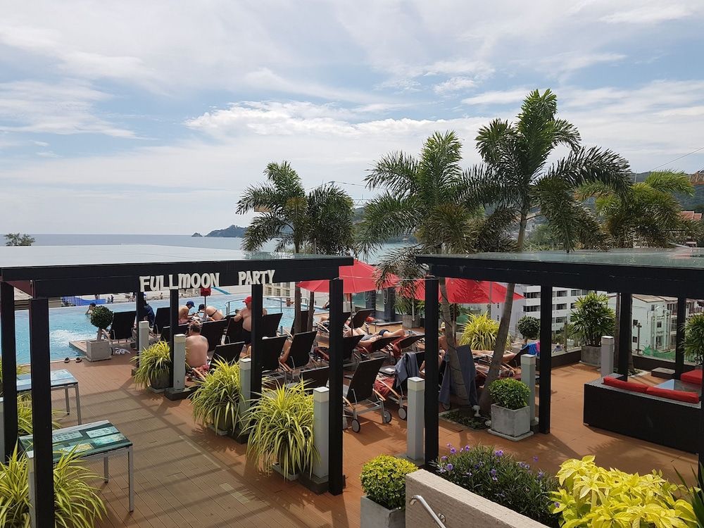 undefined Suite Large Studio Apt With Hot Tub Bath In Front Pa Tong Beach 4