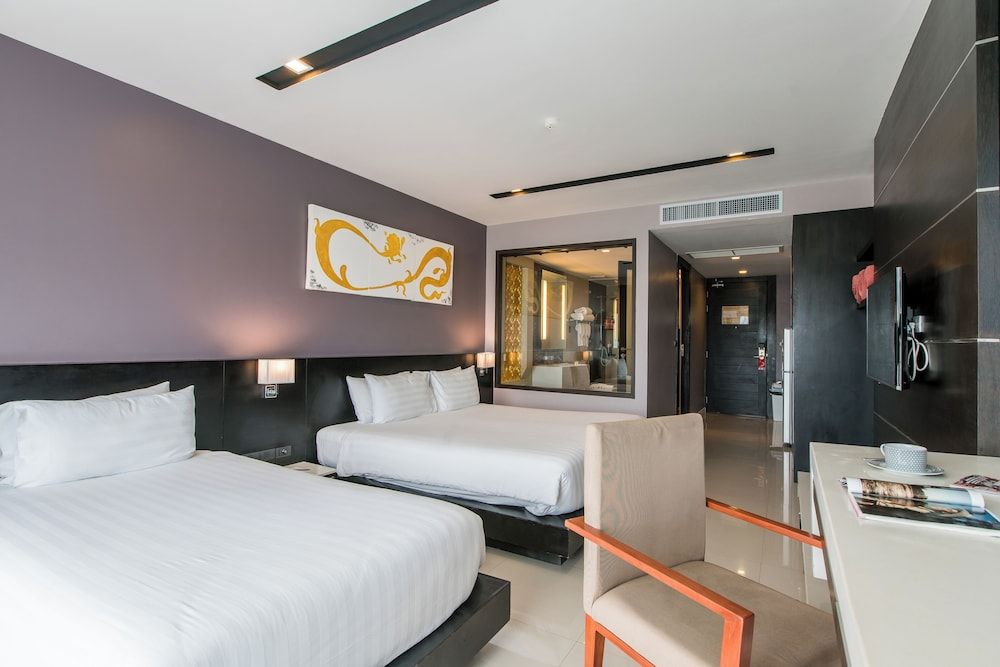 undefined Suite Large Studio Apt With Hot Tub Bath In Front Pa Tong Beach 7