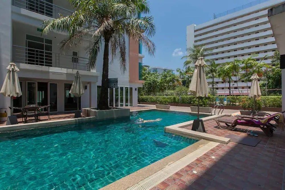 undefined 6 38 Top Floor 2 Brs 2baths 1km Walking To Beach 9
