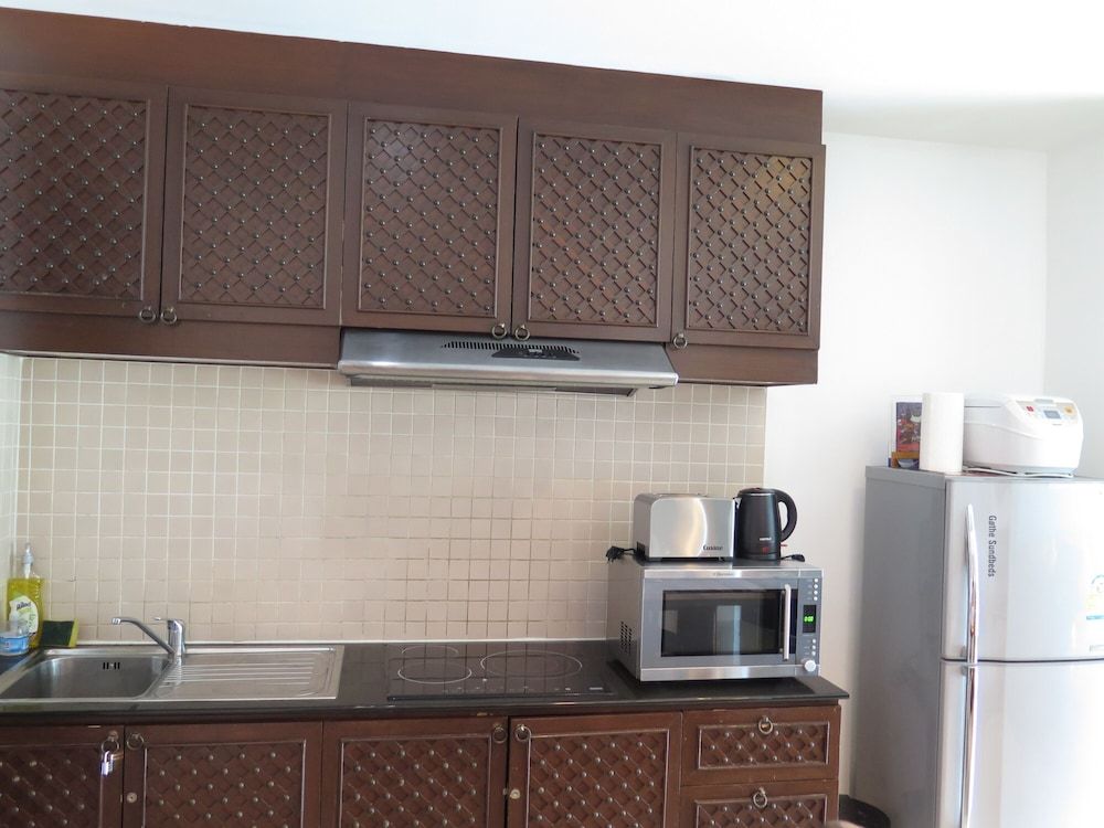 undefined 6 38 Top Floor 2 Brs 2baths 1km Walking To Beach 2