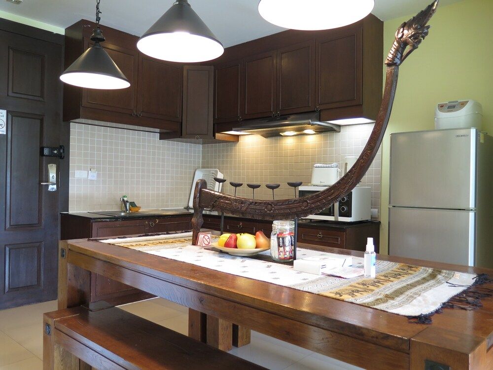 undefined 6 38 Top Floor 2 Brs 2baths 1km Walking To Beach 3