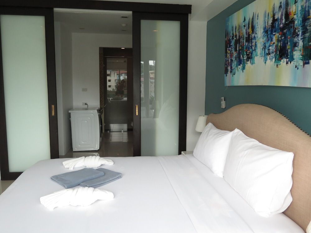 6 38 Top Floor 2 Brs 2baths 1km Walking To Beach Condo, 2 Bedrooms, Accessible, View 2