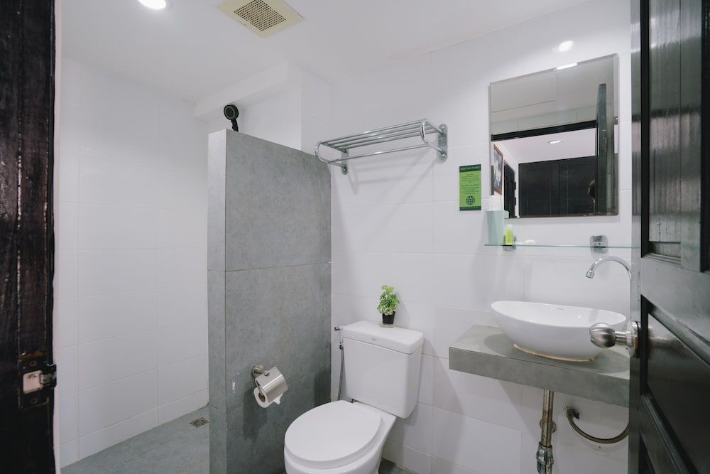 NOBLE HOUSE PATONG Standard Double Room 27
