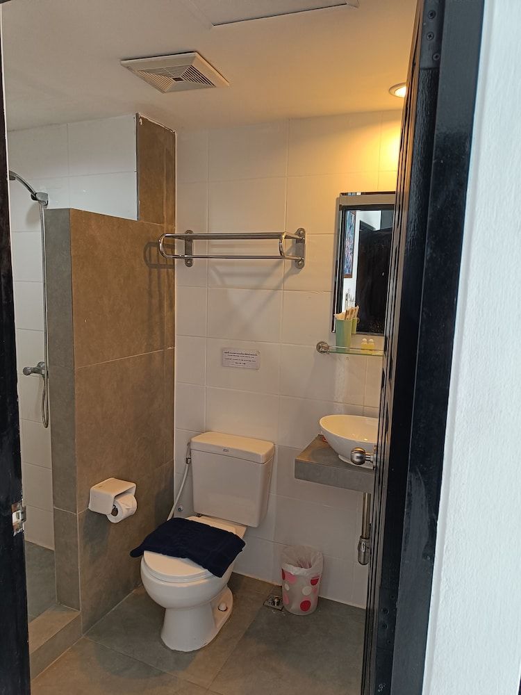 NOBLE HOUSE PATONG Standard Double Room 15