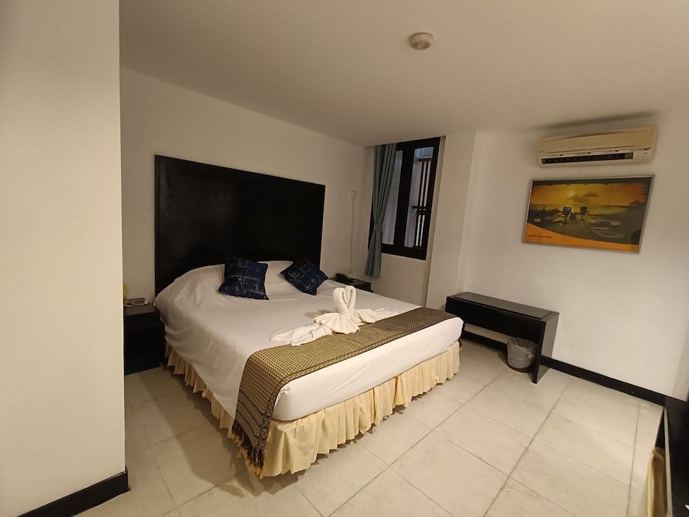 NOBLE HOUSE PATONG Standard Double Room 3