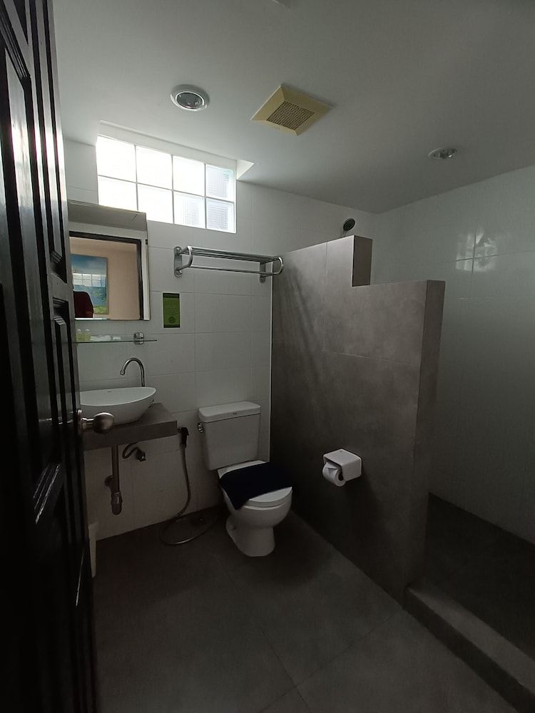 NOBLE HOUSE PATONG Standard Double Room 22