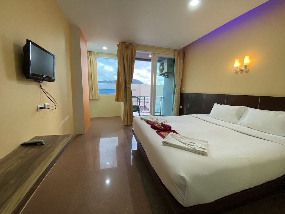 Superior Double Room, 1 King Bed, Non Smoking, City View
