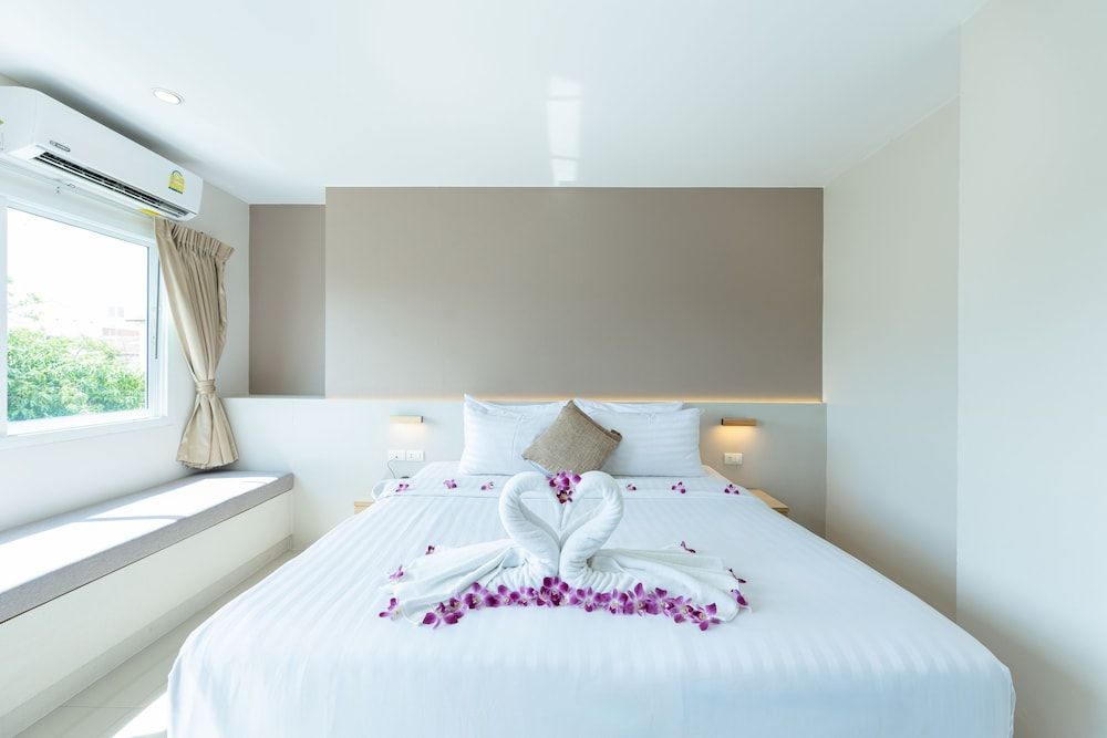 undefined La Vista Patong Hotel 7