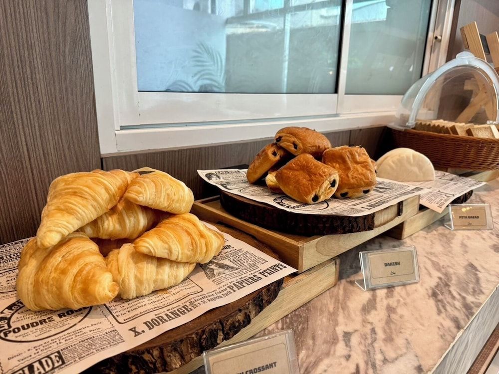 undefined Centro One Bangla 7