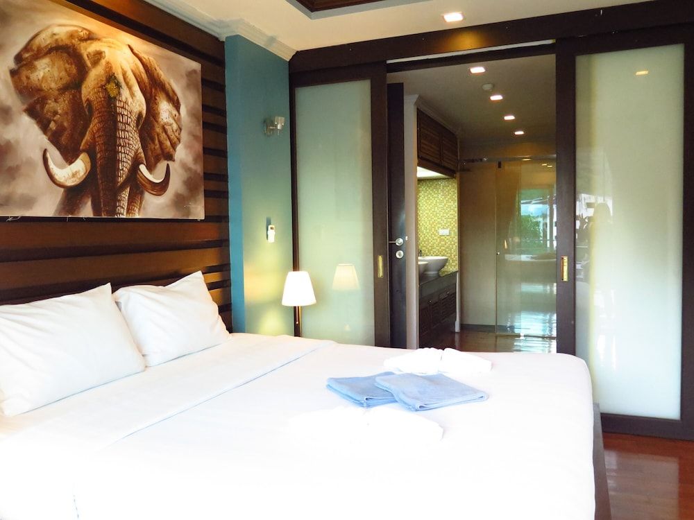 6 39 -2bedroom 2baths 1 km Walking to Patong Beach Condo, 2 Bedrooms, Accessible, Balcony