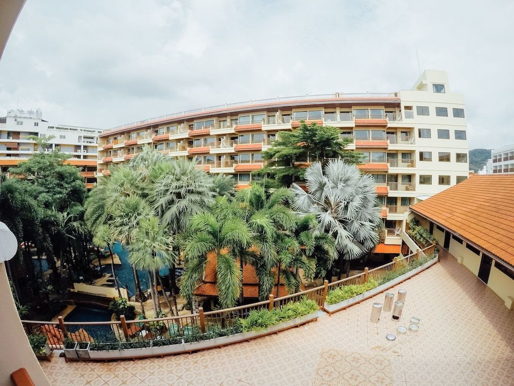 undefined B Buri Hotel 2