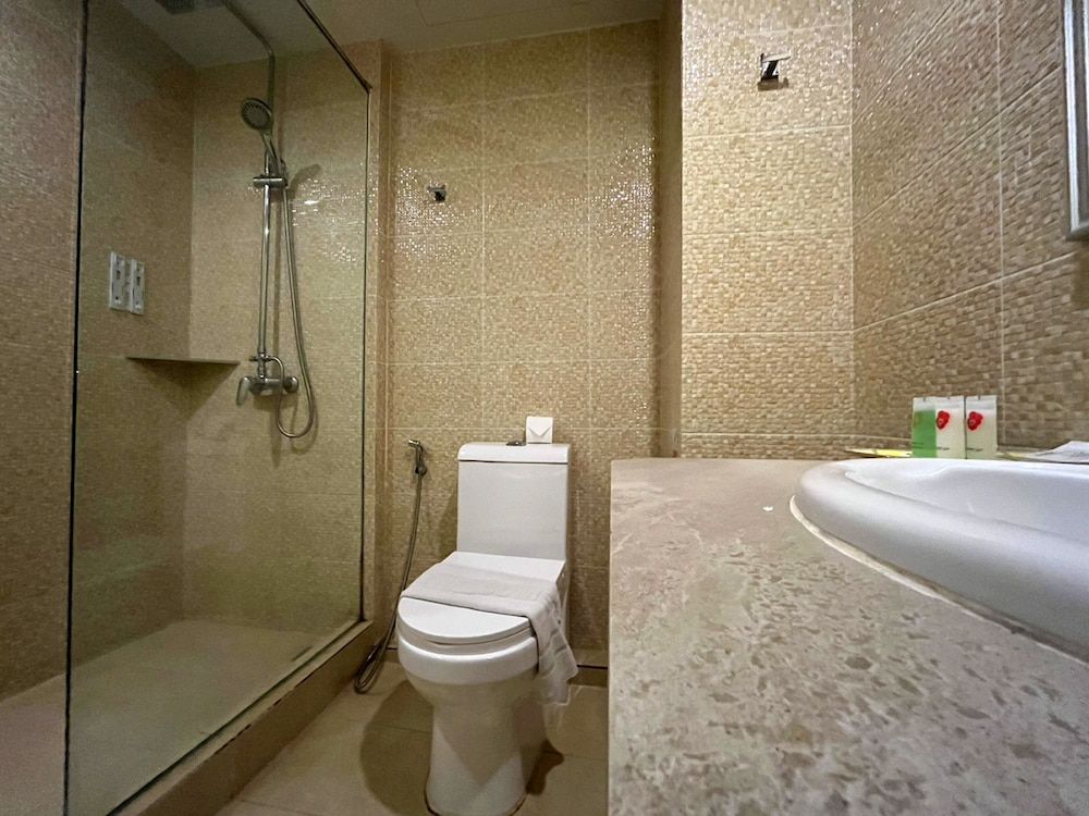 undefined B Buri Hotel 8