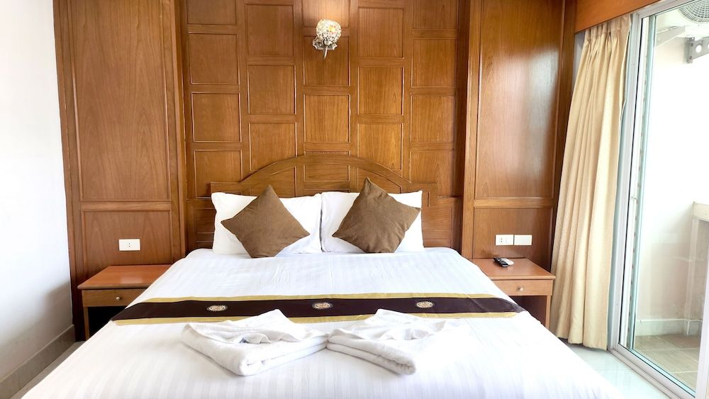 undefined Chalita House 9