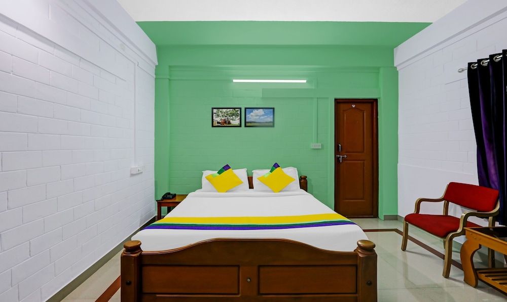 Itsy By Treebo - Iha Comforts With Mountain View Standard Double Room 10