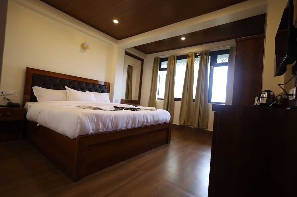 Sikkim Sarovar Hotel Deluxe Room 10