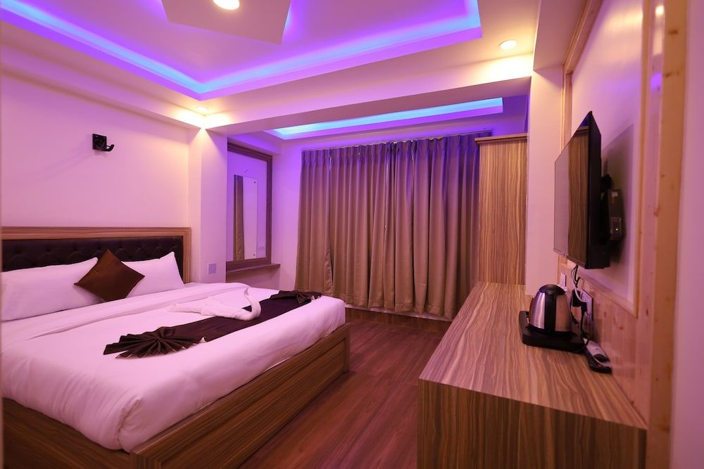 Sikkim Sarovar Hotel Deluxe Room 8
