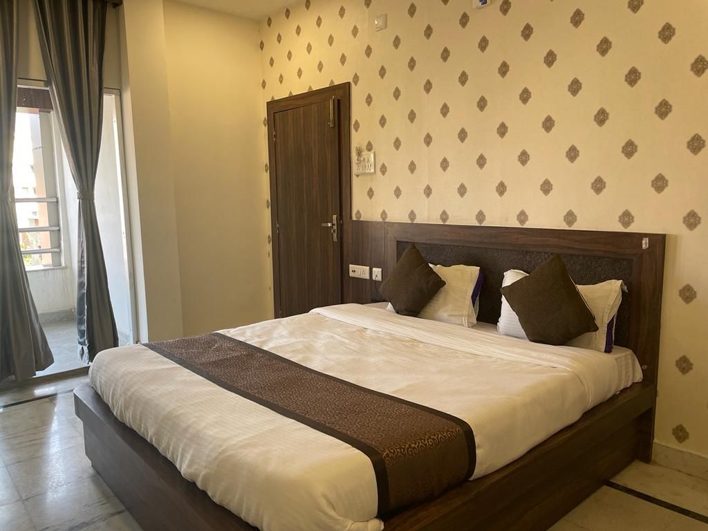 Hotel Royal Embassy Standard Double Room 7