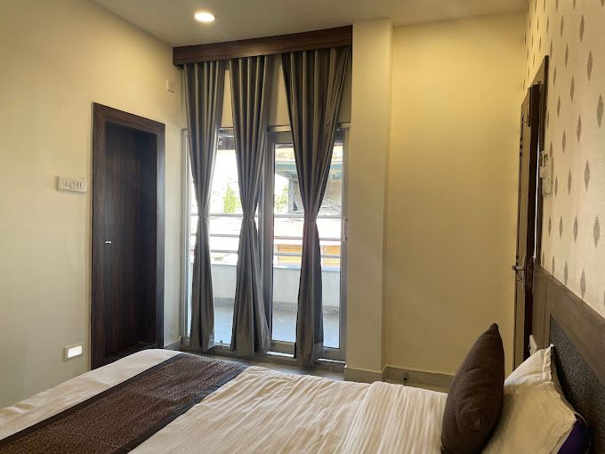 Hotel Royal Embassy Standard Double Room 2