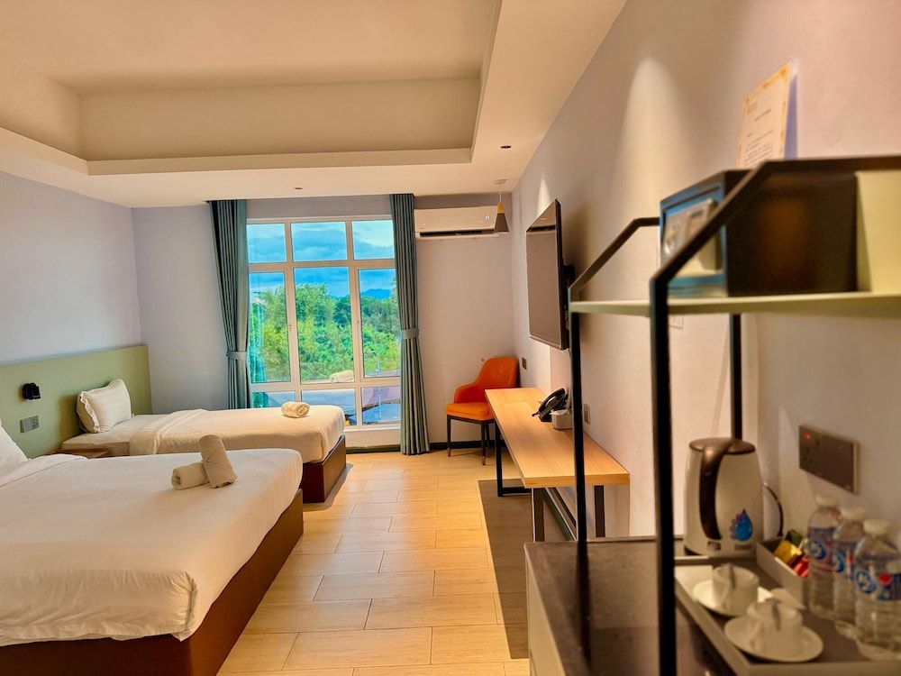 Wing Tat Grand Hotel Standard Double or Twin Room 3