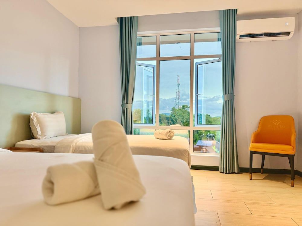 Wing Tat Grand Hotel Standard Double or Twin Room 4