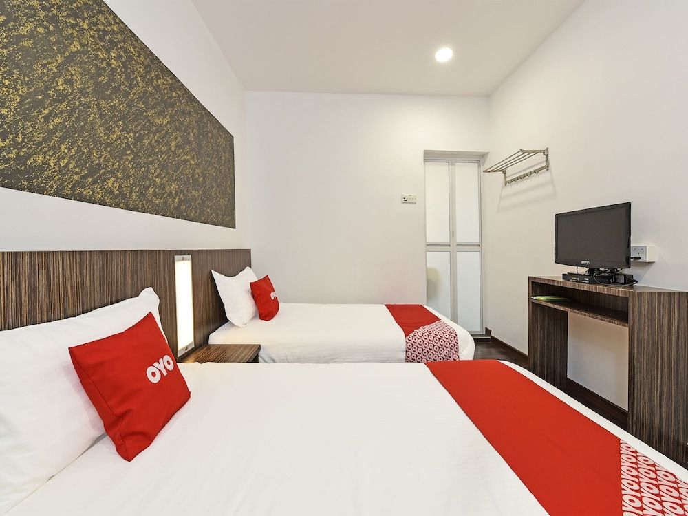 4S Hotel Deluxe Twin Room 4