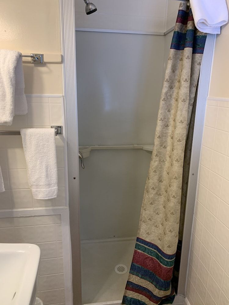 Carroll Motel & Cottages Standard Room, 2 Double Beds (Motel Room 22) 3