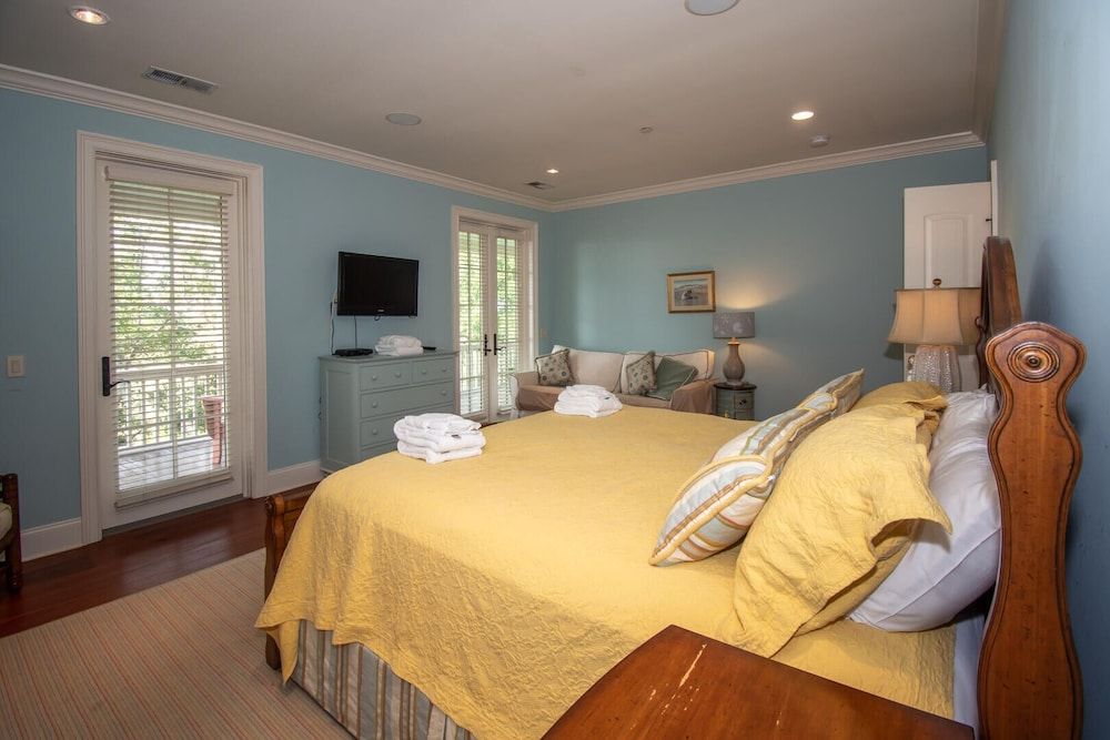 House, Multiple Beds, Balcony