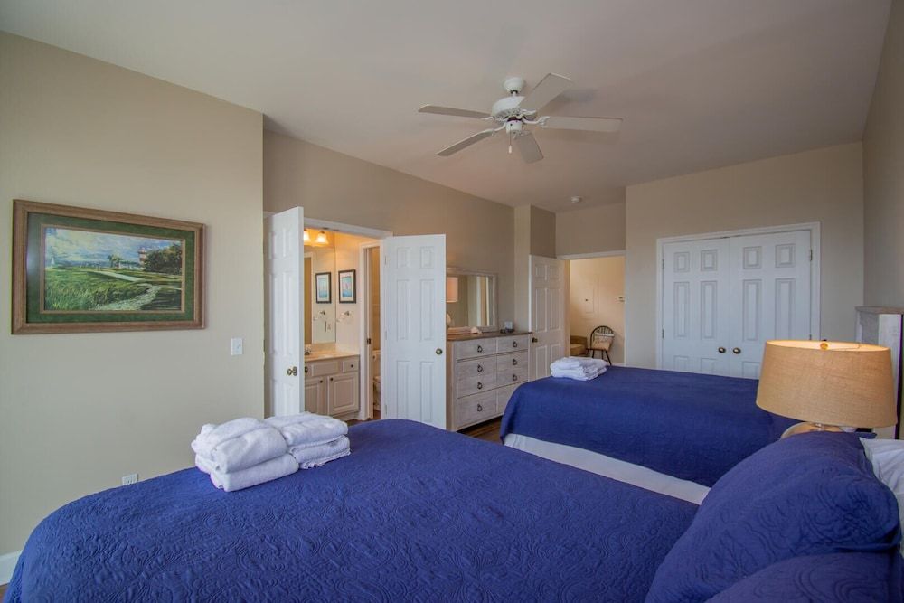House, Multiple Beds, Balcony (15 Quarterdeck Lane)
