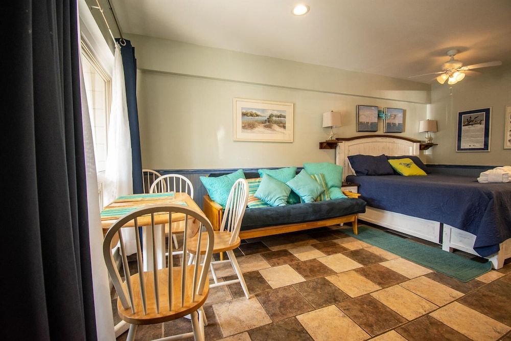 Room, Multiple Beds, Kitchen