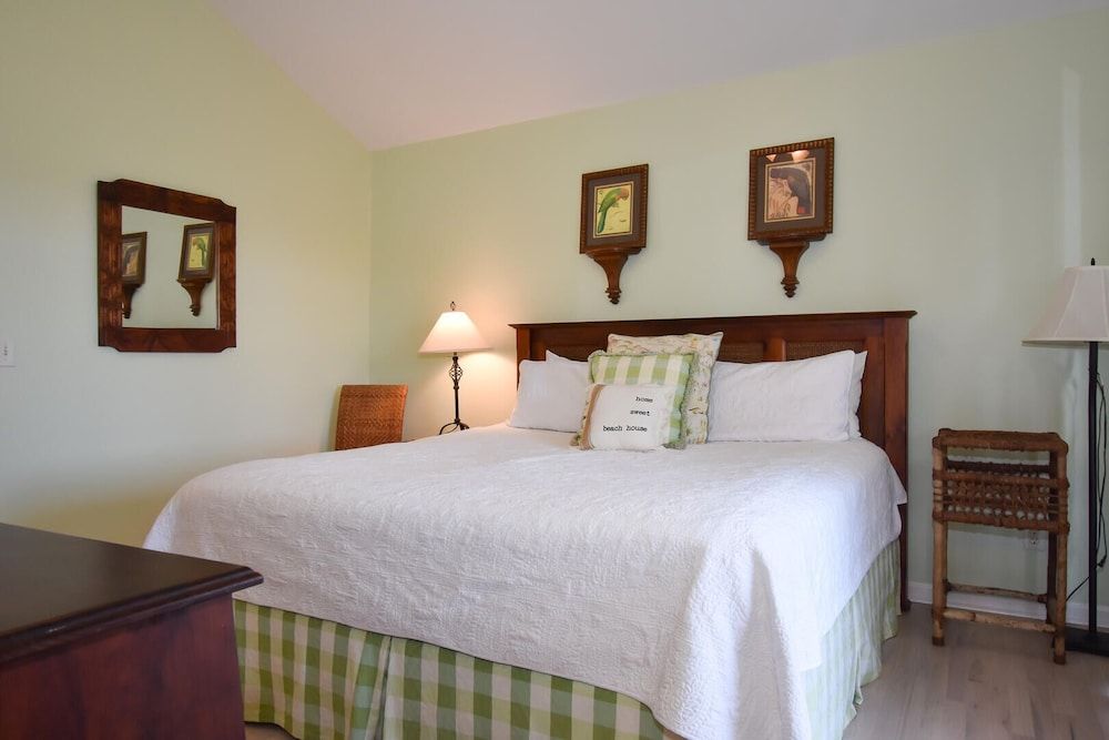House, Multiple Beds, Kitchen