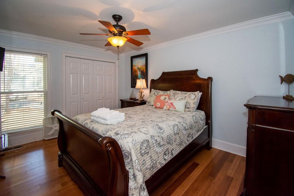 House, Multiple Beds, Kitchen, Golf View