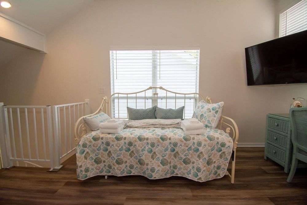 House, Multiple Beds, Kitchen