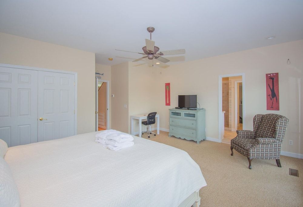 House, Multiple Beds, Kitchen
