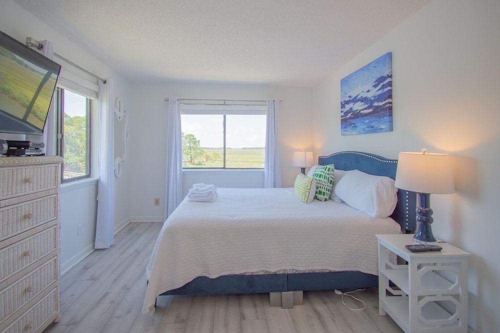 Condo, 1 King Bed with Sofa bed, Kitchen