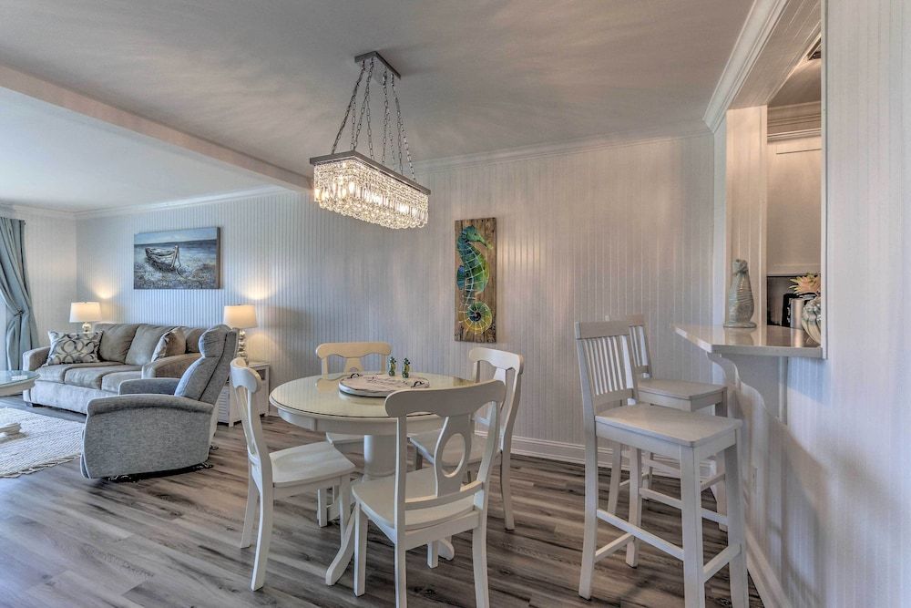 Beachfront Oasis: Condo w/ Deck + Pool Access