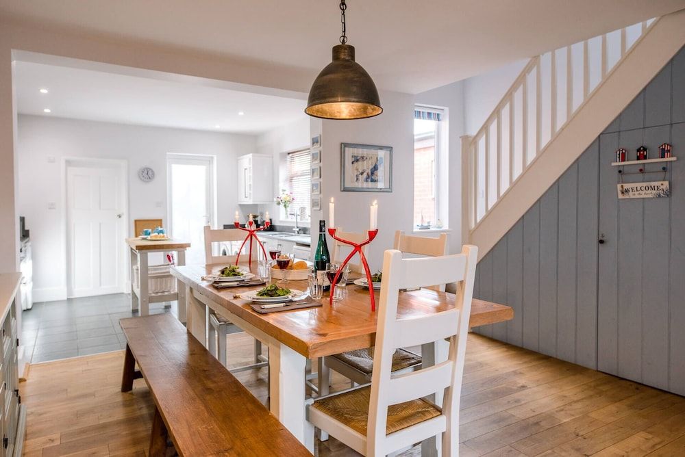 House (2 Bedrooms)