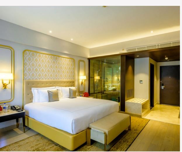 Deluxe Room with King Bed