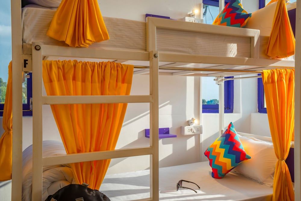 goSTOPS Bir Landing Site - Hostel Bed In 6 Bed Mixed Dormitory Room With Ensuite Bathroom 12