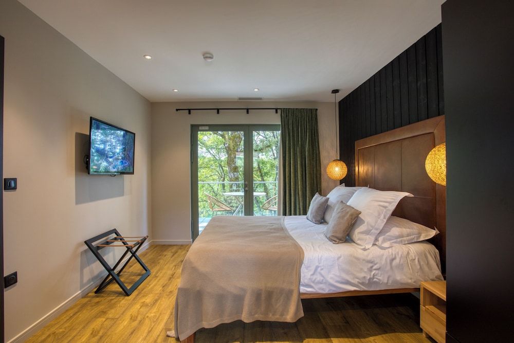 Superior Apartment, Balcony, Garden View