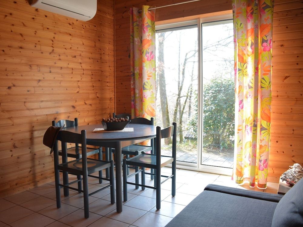Chalet, 2 Bedrooms (4 - 6 pers. / Semaine Samedi)