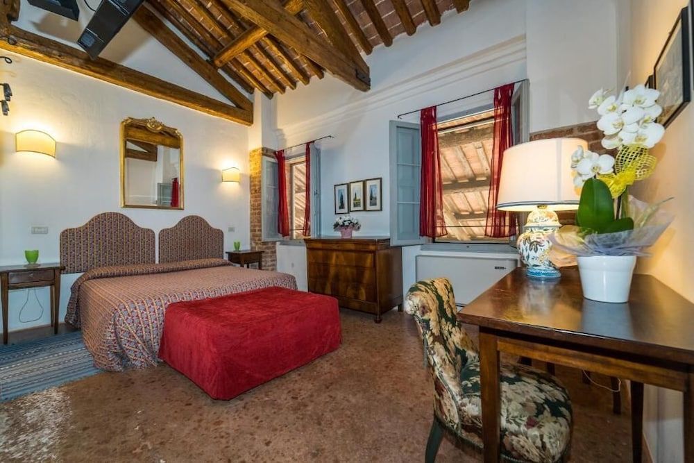 Traditional Room
