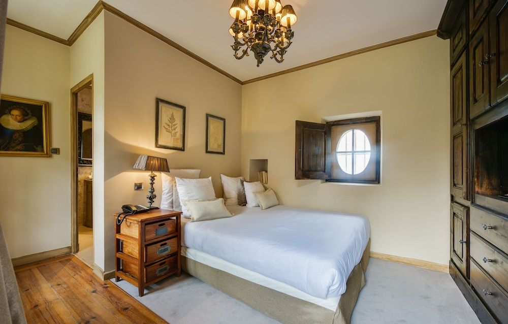 Superior Double or Twin Room (9)