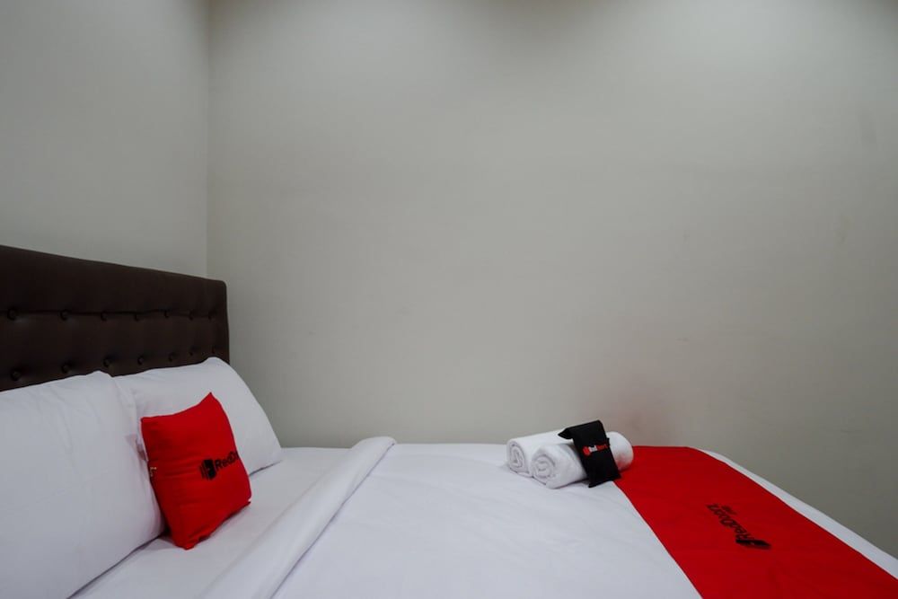 Deluxe Room (Reddoorz)