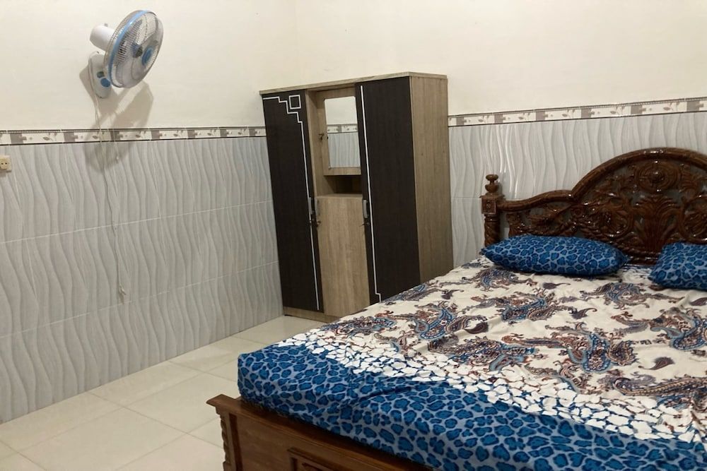 OYO Homes 91136 Desa Wisata Dalegan Double Room 3