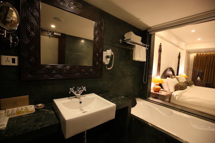 Ganga Royal Suite with 2 King Beds, Bathtub (River View)