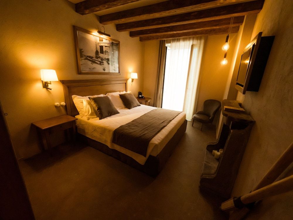 Al Molo 5 Romantic Double Room, Lake View 4