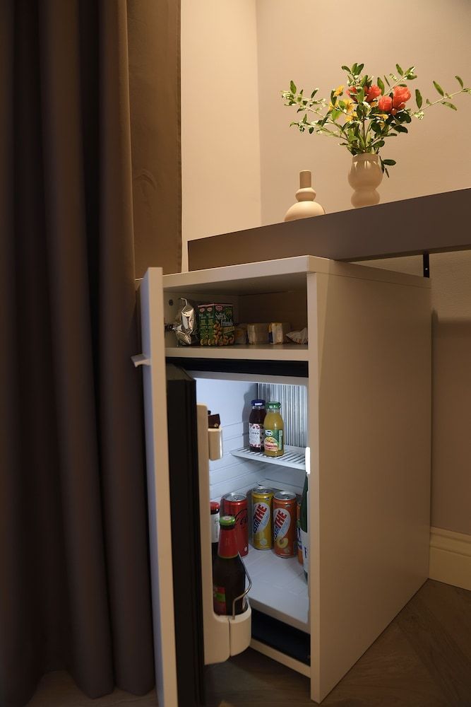 LA DEPENDANCE Standard Room 4