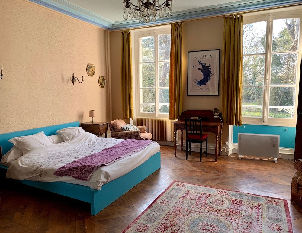 Romantic Triple Room (Chambre Yves)